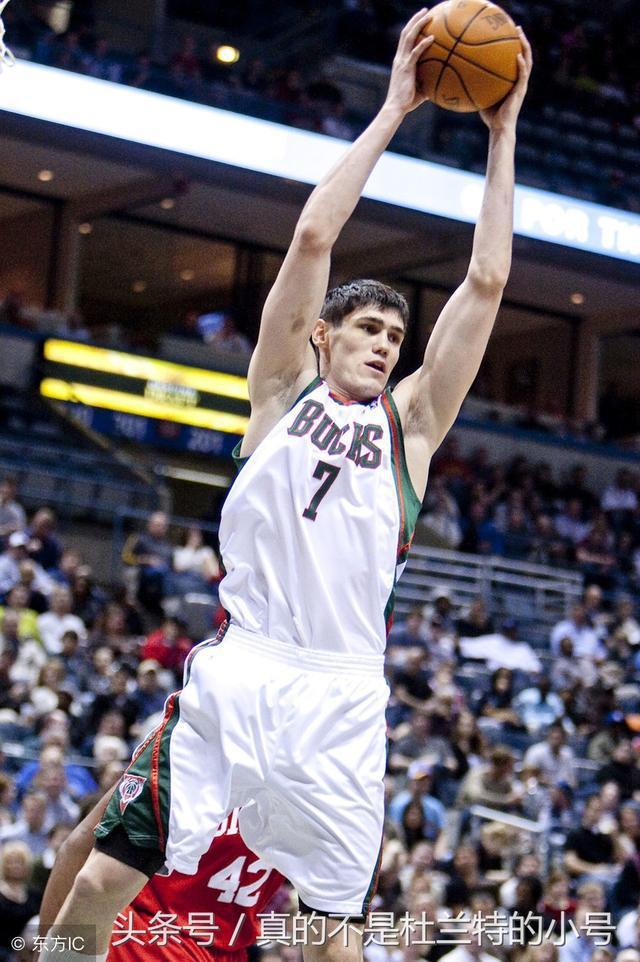 开云体育平台APP-关于猛龙队大将犹豫是否继续战斗或将迎来交易的信息