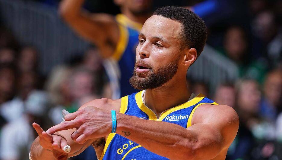 关于猛龙队大将犹豫是否继续战斗或将迎来交易的信息 关于猛龙队大将犹豫是否继续战斗或将迎来交易的信息