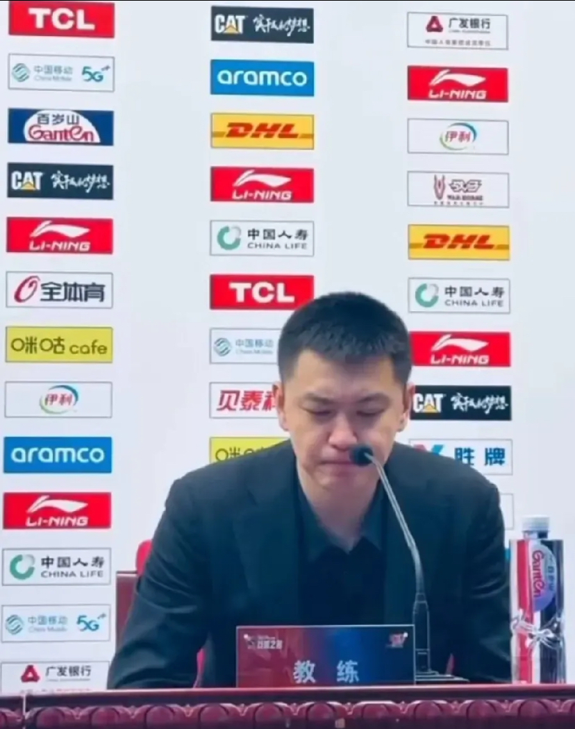 教练战术调整频繁,球队迎来挑战 教练战术调整频繁,球队迎来挑战