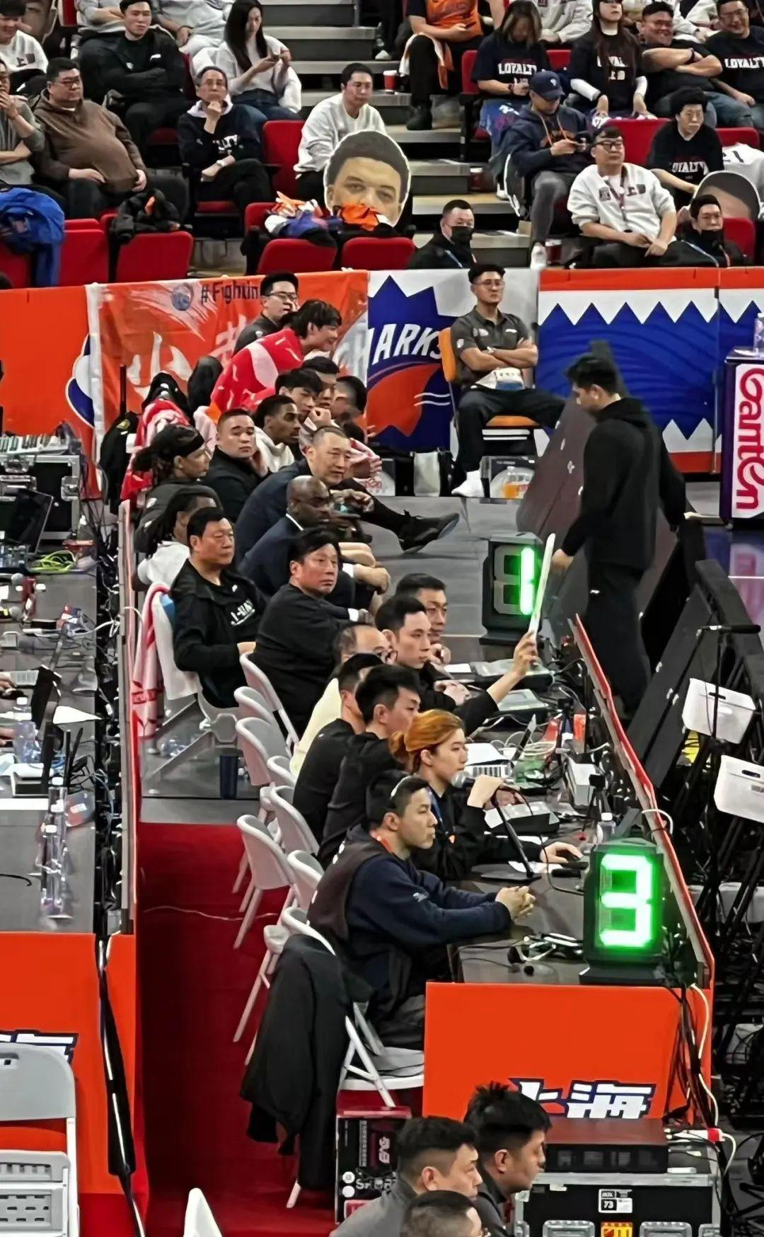 开云体育app-焦点比赛中发生激烈对抗，裁判难以处理