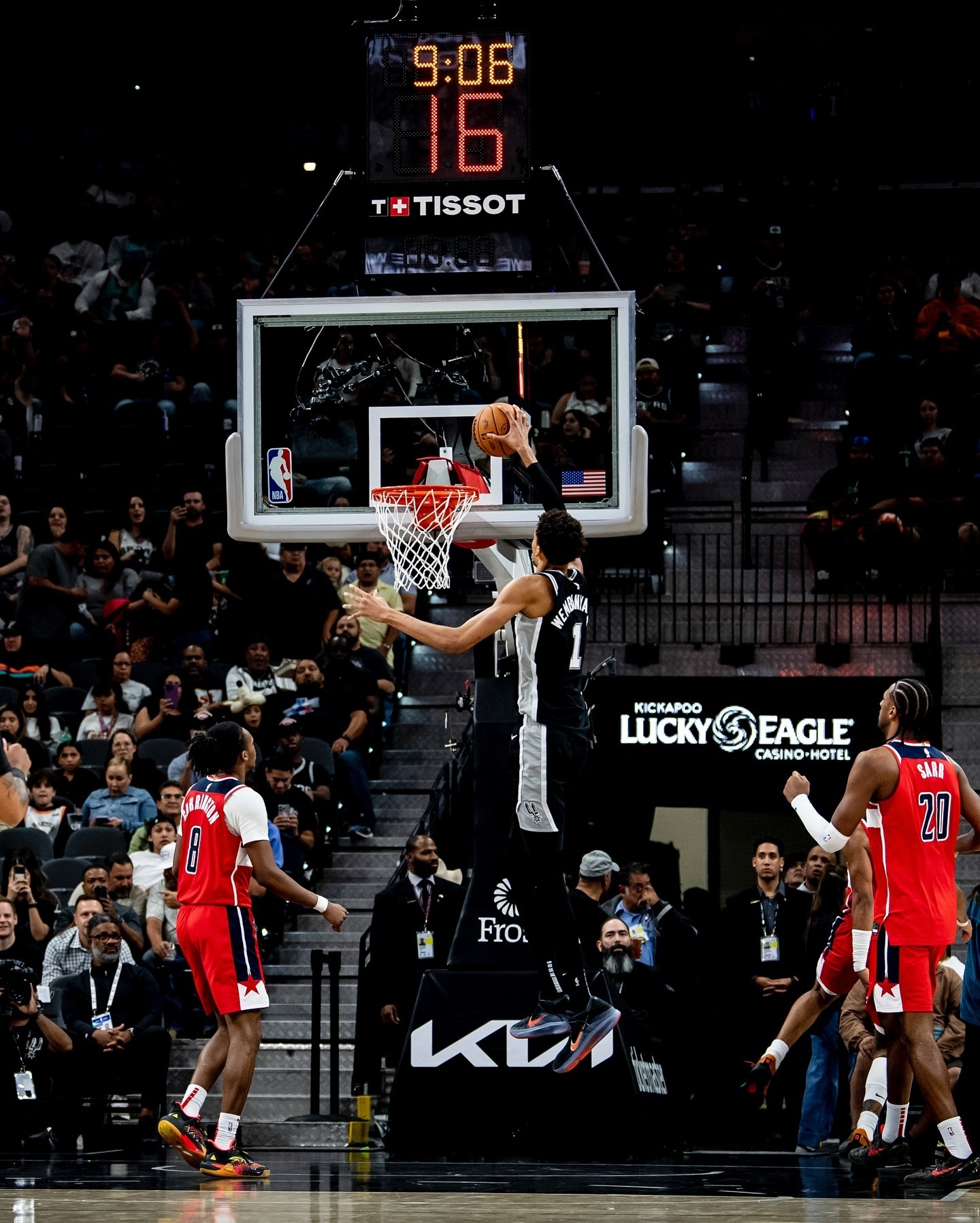 马刺客场战胜太阳实力明显压倒对手