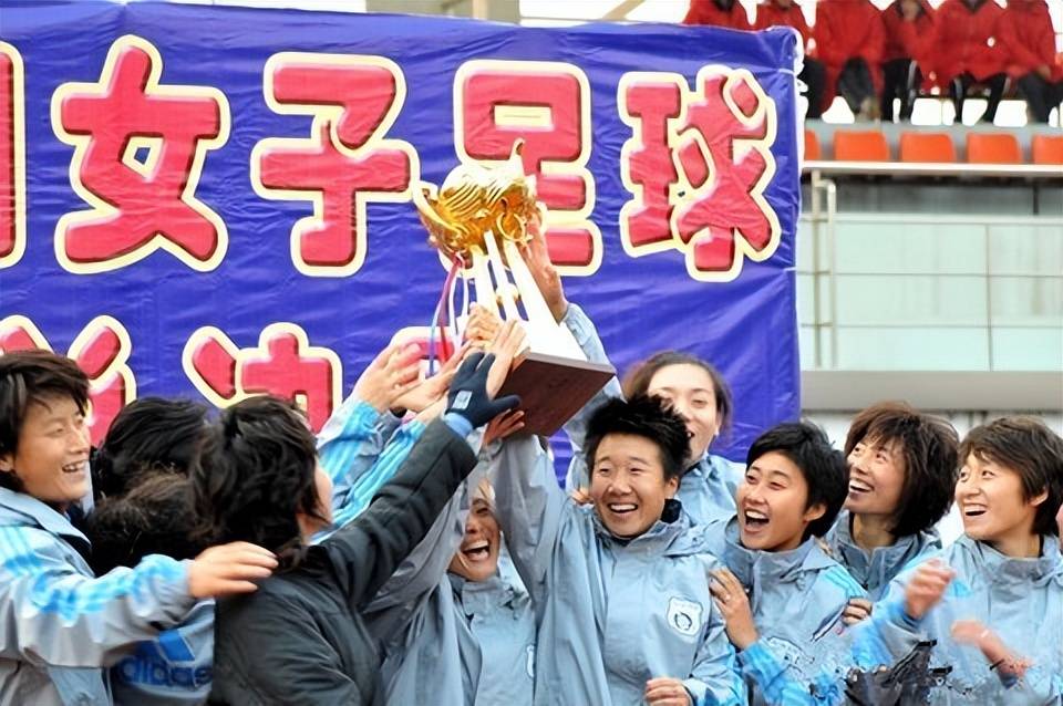 大连实德队员全力以赴,战胜对手取胜的简单介绍 大连实德队员全力以赴,战胜对手取胜的简单介绍