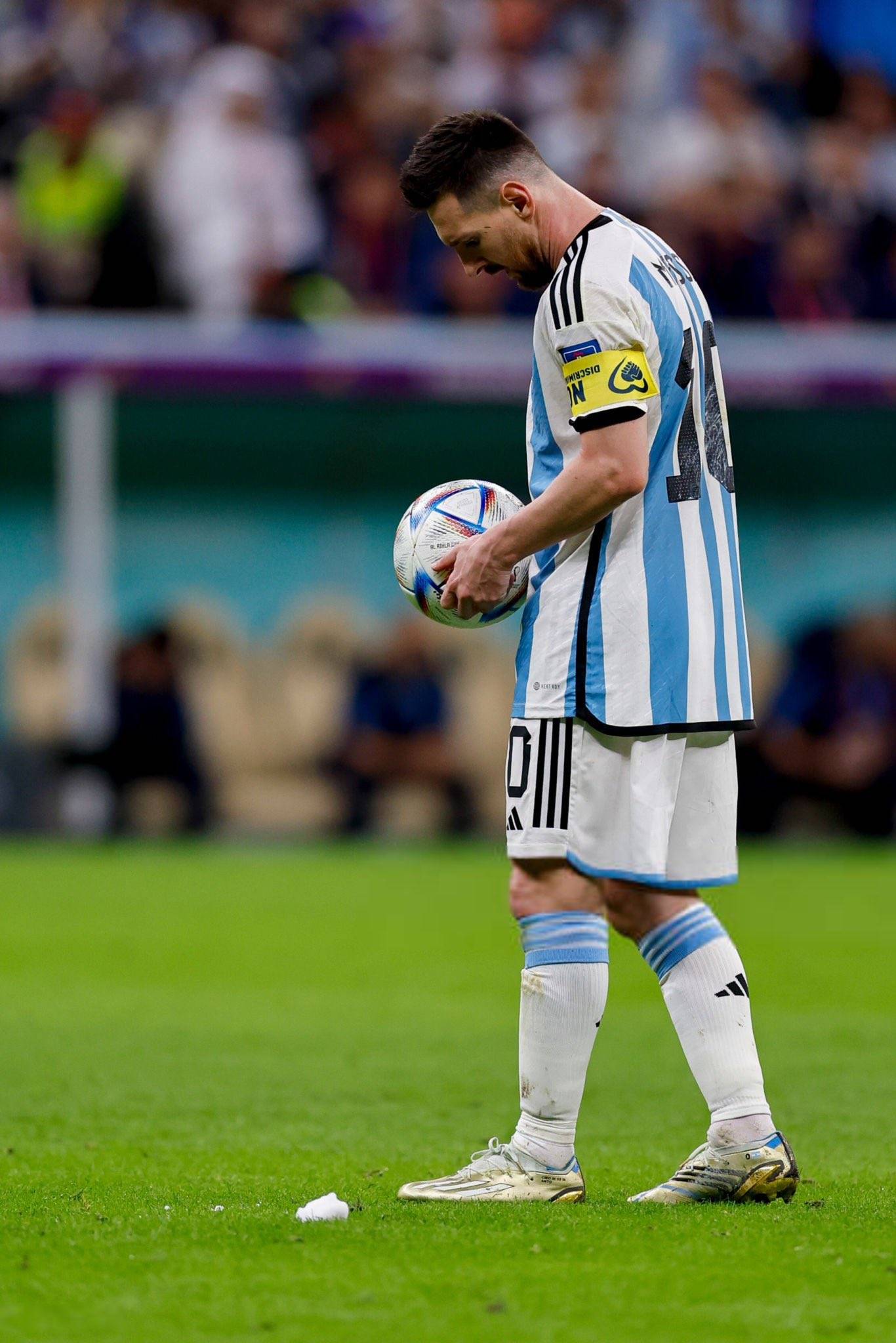 荷兰队夺得冠军，球技高超令人惊艳