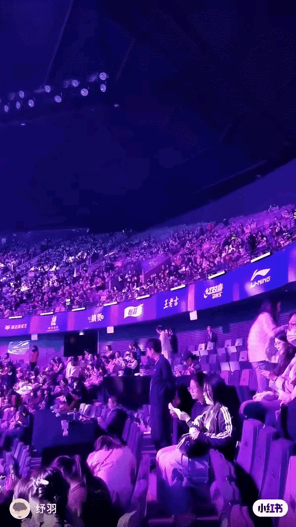 开云体育官网-亚洲巨星大战，现场观众欢呼雀跃