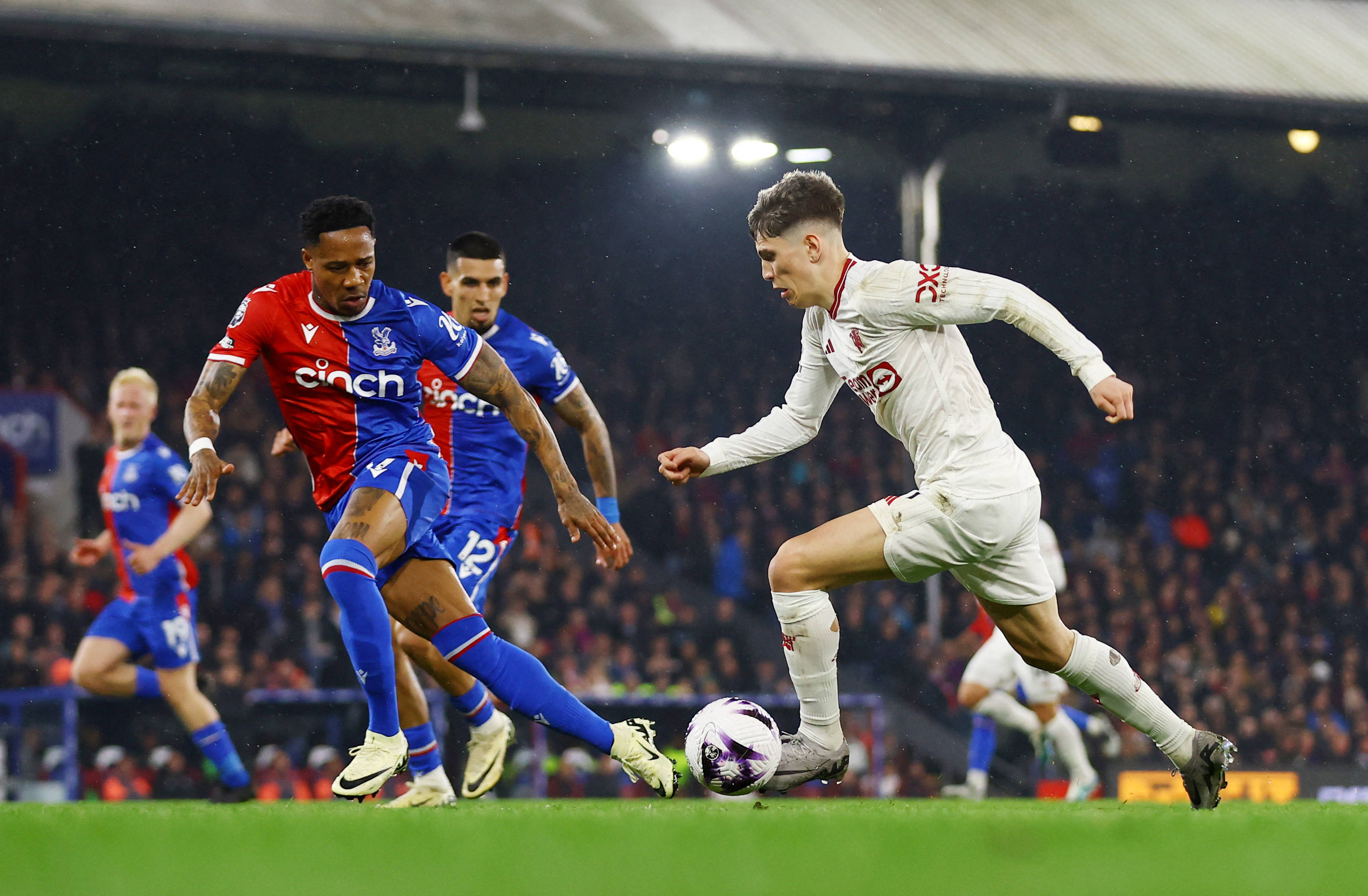 国米客场取胜,保持领先优势 国米客场取胜,保持领先优势