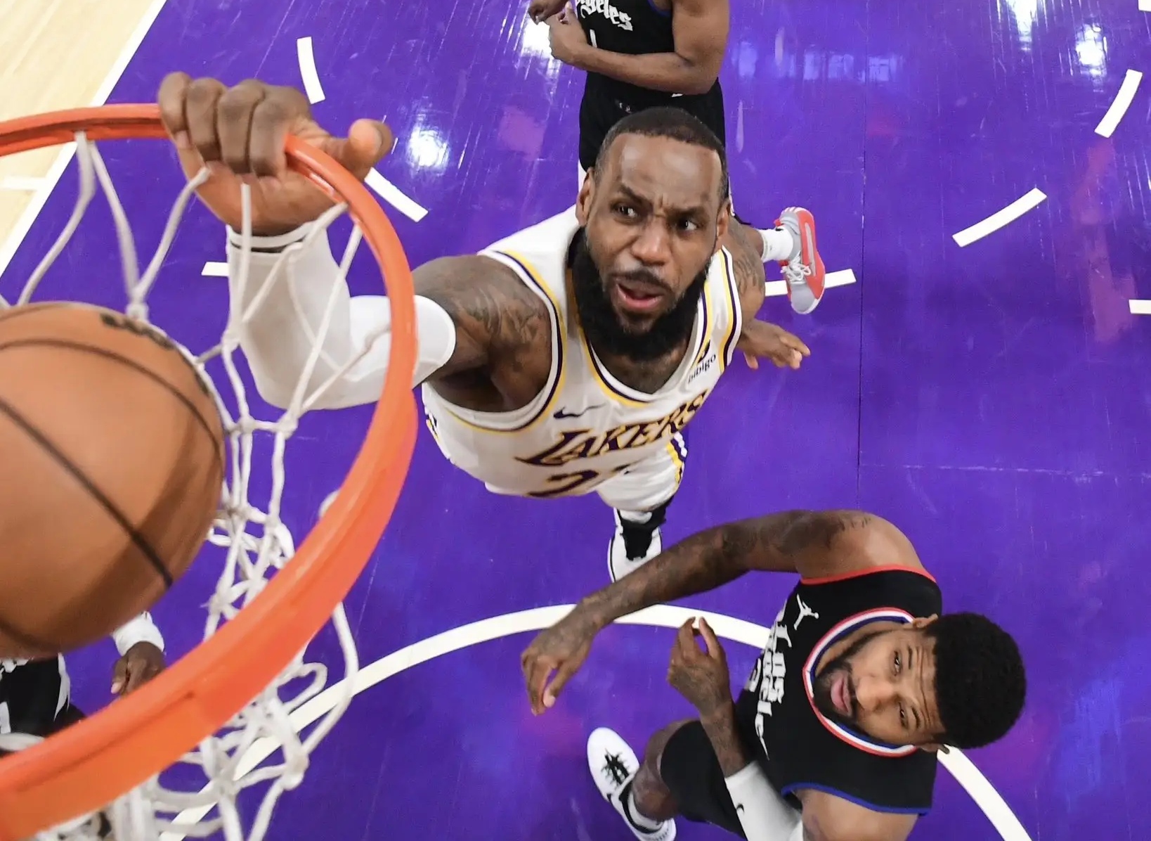 开云体育入口-包含独行侠内线大将离队传闻激起争议的词条