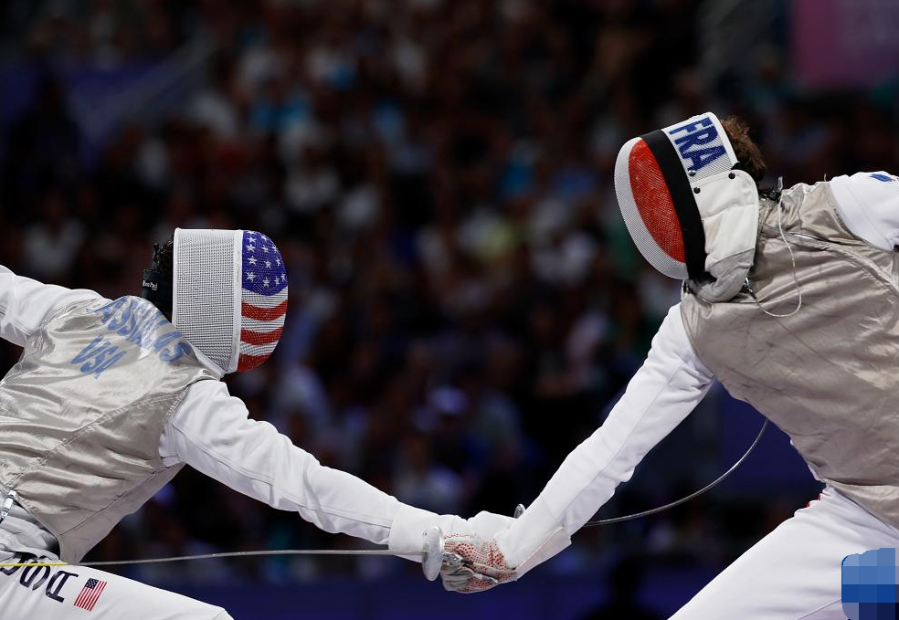 开云体育中国-法国运动员勇夺击剑比赛亚军