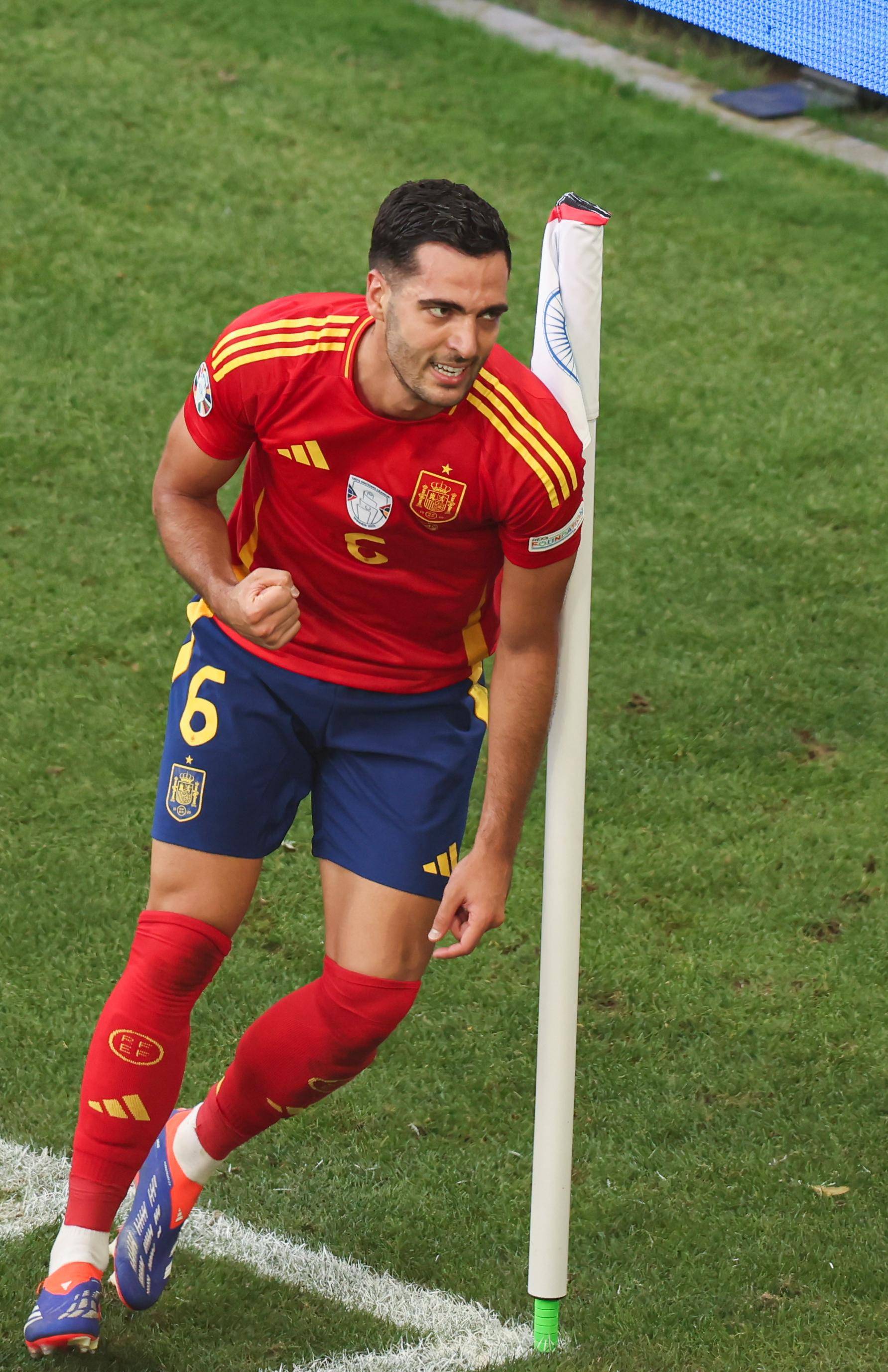 开云体育中国-西班牙队员团结一心，争夺赛事胜利的简单介绍