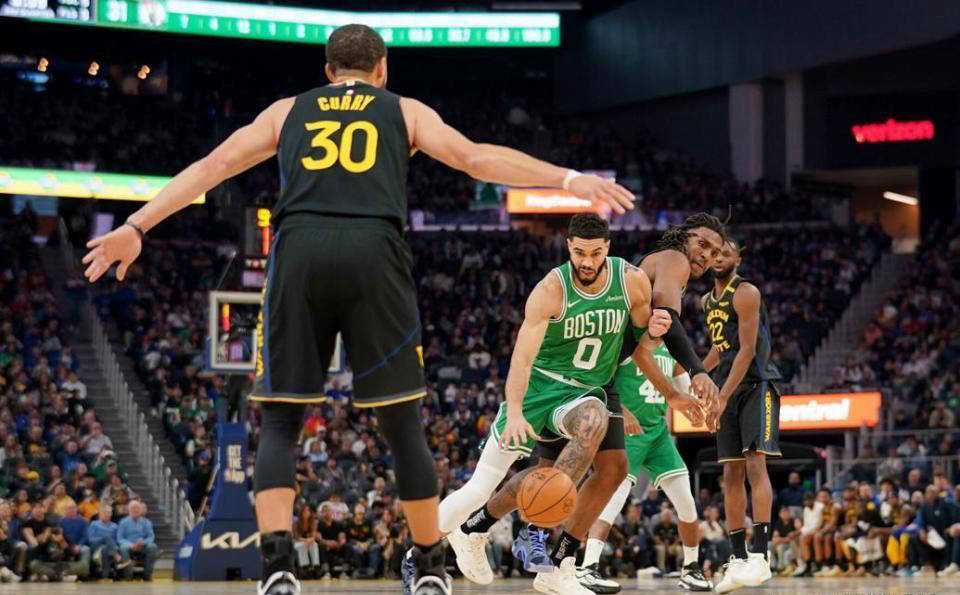 开云APP-关于勇士主场失利，新赛季前景堪忧的信息