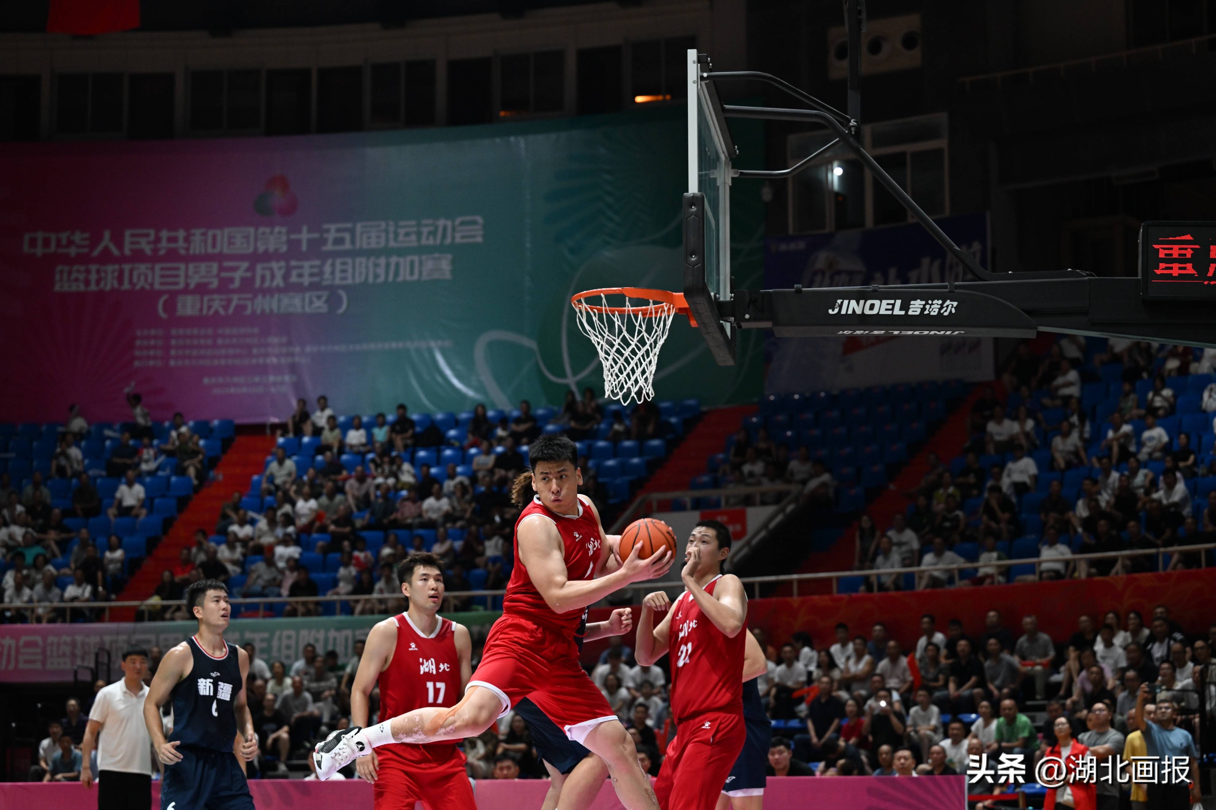 湖北球队顽强拼搏，在激战中胜利的简单介绍