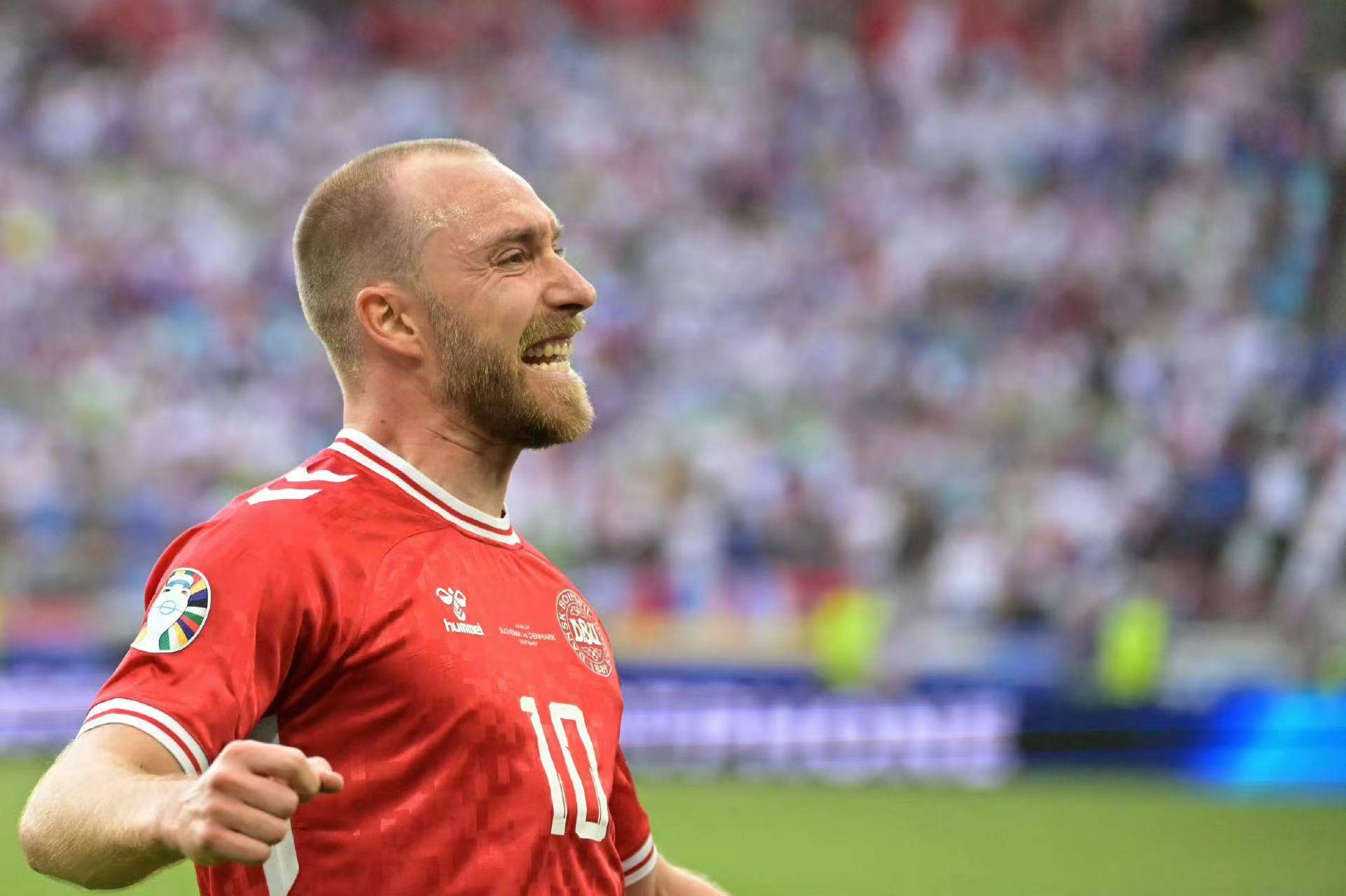 丹麦球队表现神勇，夺得胜利！