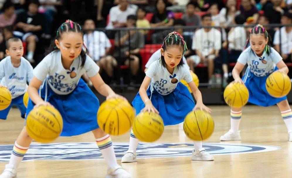 包含法国篮球训练营展示新技术,助力球员提高水平的词条 包含法国篮球训练营展示新技术,助力球员提高水平的词条