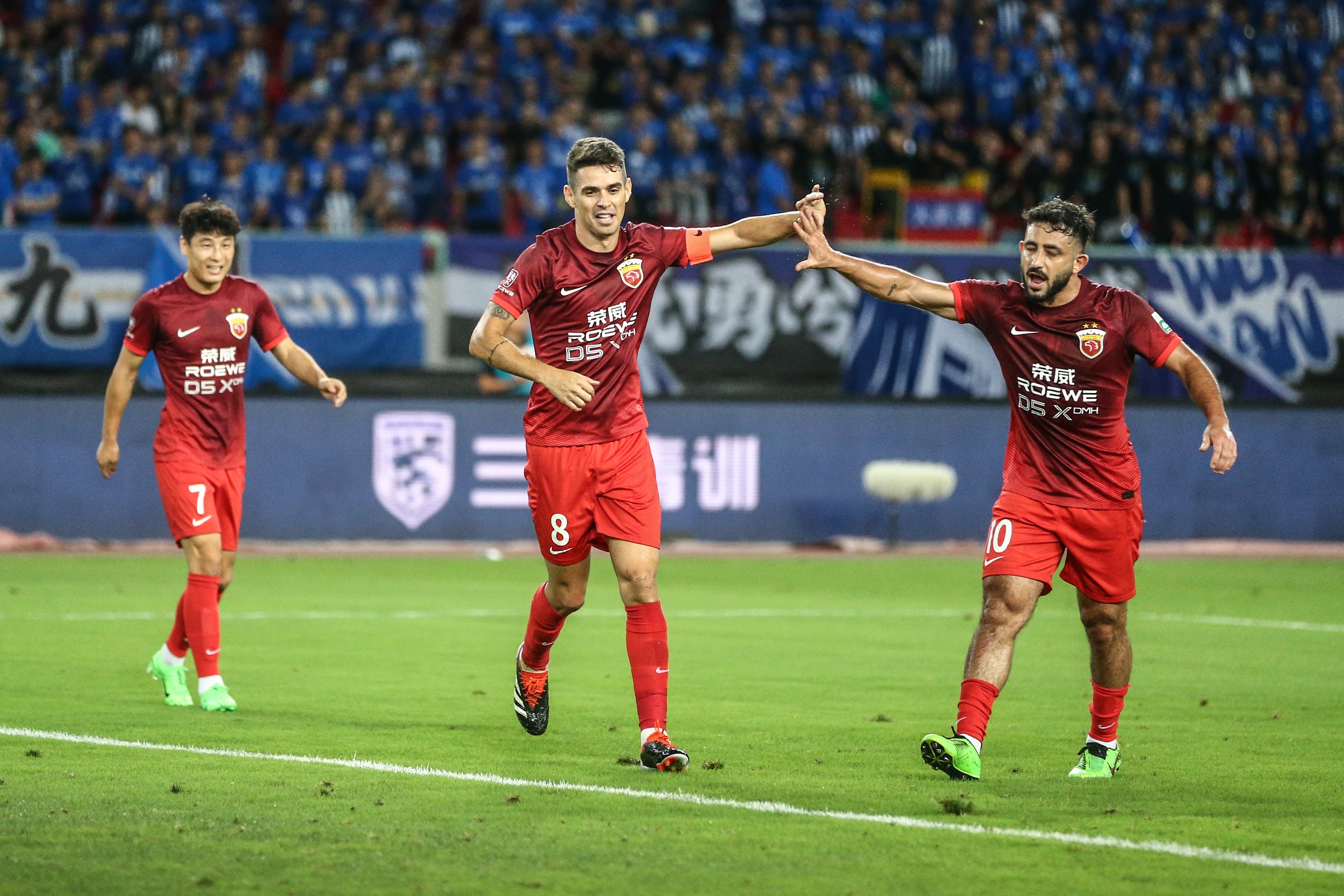 包含2023赛季亚冠联赛即将展开，中超球队备战迎接新挑战的词条