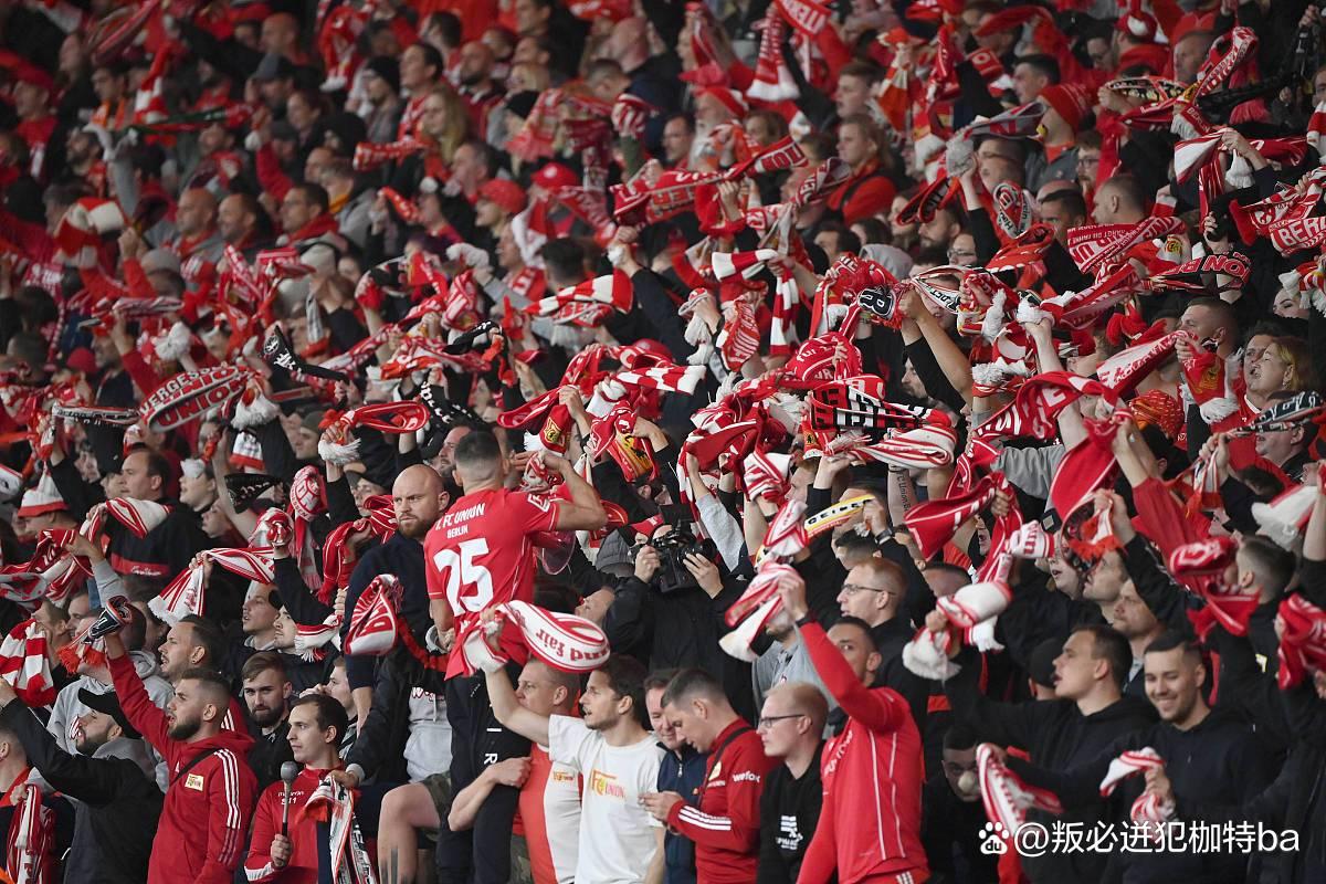 曼联主场击败切尔西,继续保持不败 曼联主场击败切尔西,继续保持不败