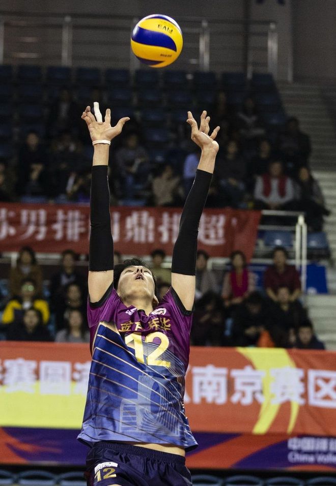 开云平台-斯洛文尼亚选手强势闯关，冲上巅峰的简单介绍