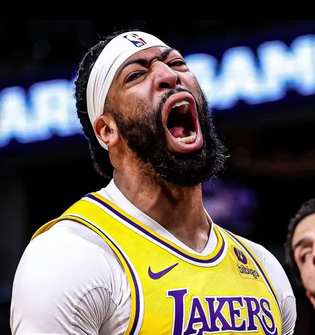 关于浓眉哥重返赛场，带领鹈鹕获胜的信息