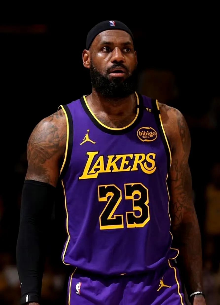 开云体育-湖人客场大胜，詹皇再次发威