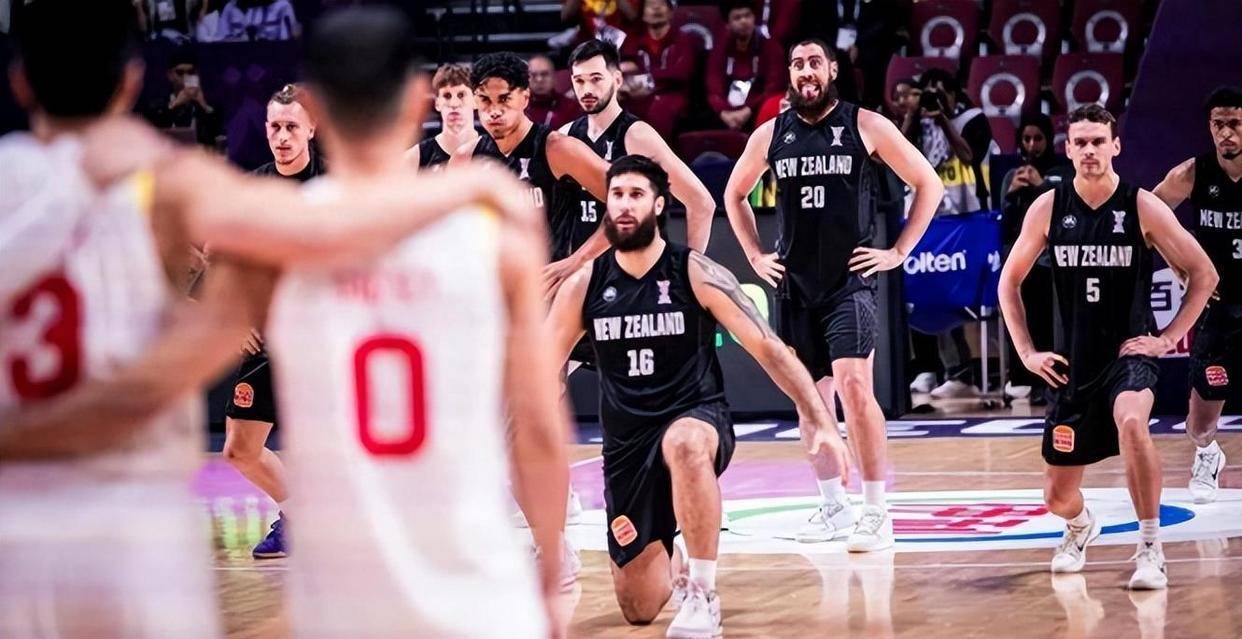 开云官网-包含中国男篮碾压美国男篮，阿德巴约统治全场的词条