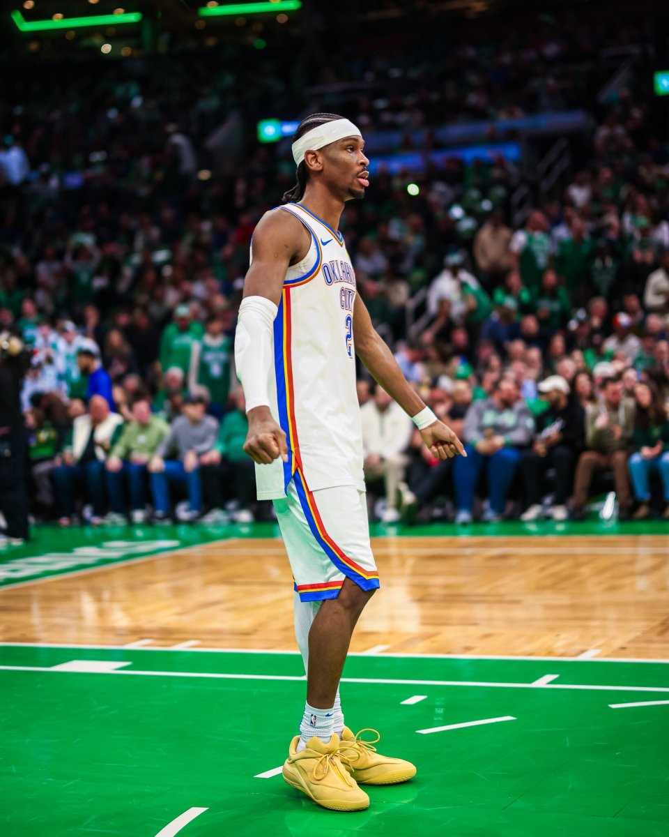 关于凯尔特人胜骑士继续领跑东部的信息 关于凯尔特人胜骑士继续领跑东部的信息