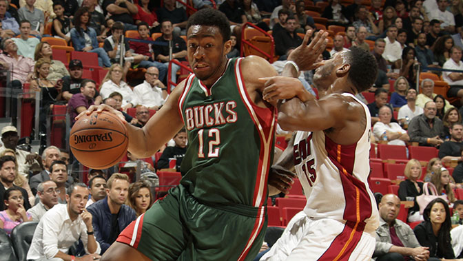 开云体育中国-包含雄鹿客场力克热火，亚当斯贡献20+12的词条