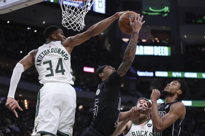 开云体育下载-快船主场逆转雄鹿惜败