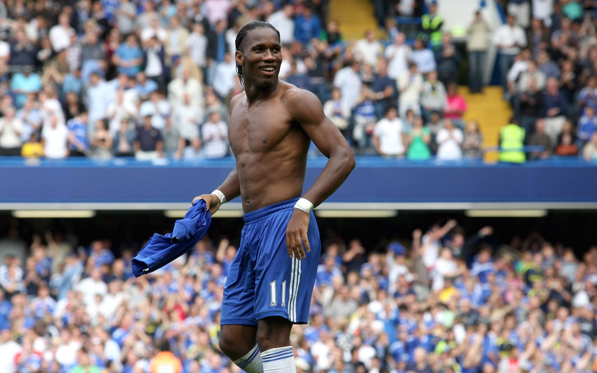 极速对决与绿茵碾压，F1年度争冠白热化，曼联欧战粉碎波兰壁垒