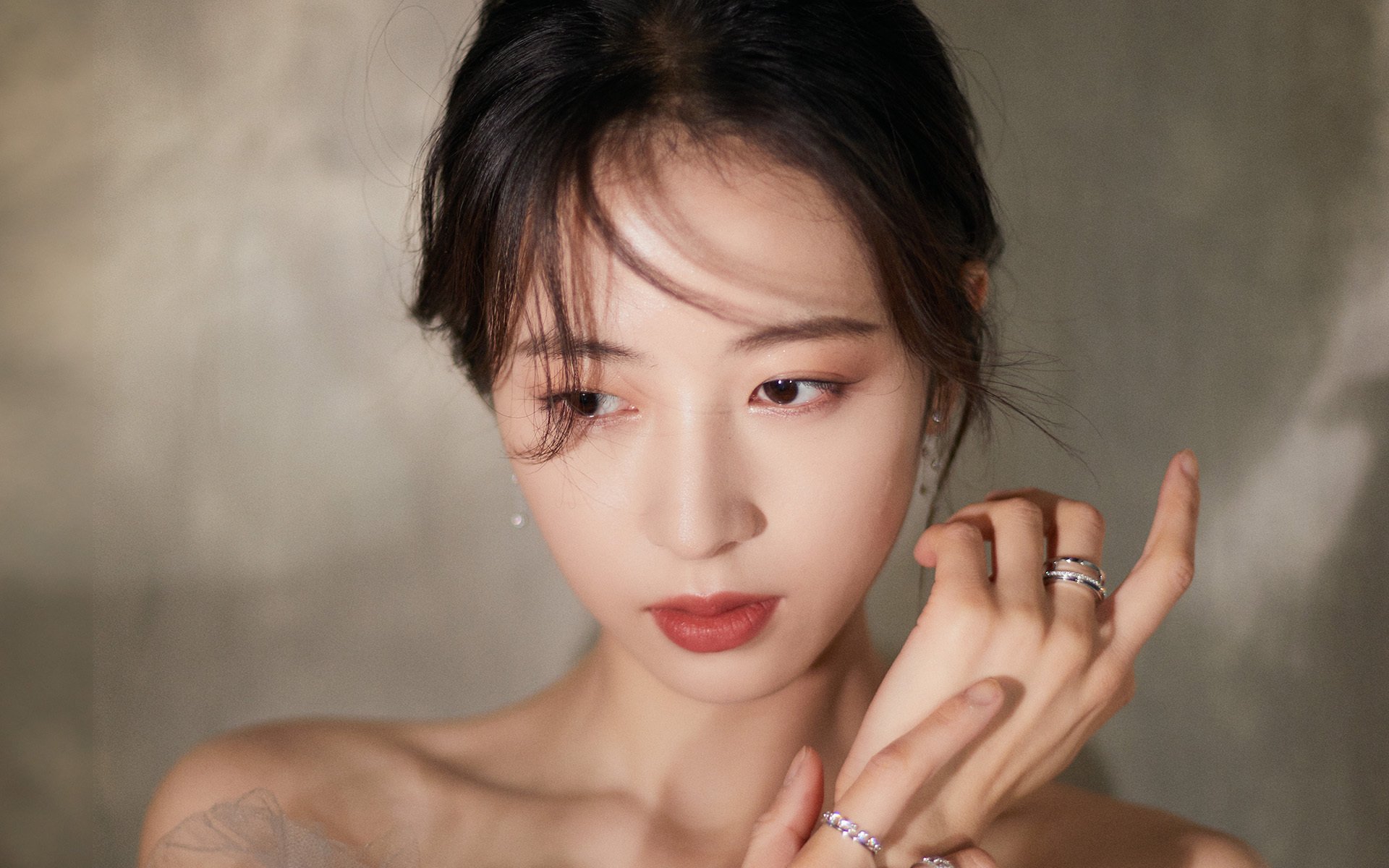 开云体育官方网站-双线闪耀，格列兹曼诠释冠军心脏，厄瓜多尔铁蹄踏破智利防线